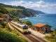 El Tren de la Costa (FEVE): cómo recorrer la España Verde en tren con paradas top